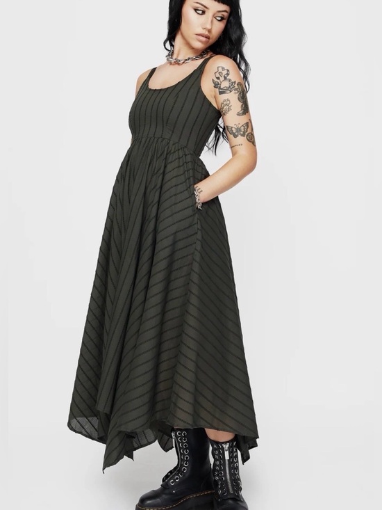 Disturbia Dresses & Skirts - NWT Disturbia Blythe Cotton Handkerchief Hem Midaxi Dress - Dark Green size 6 US